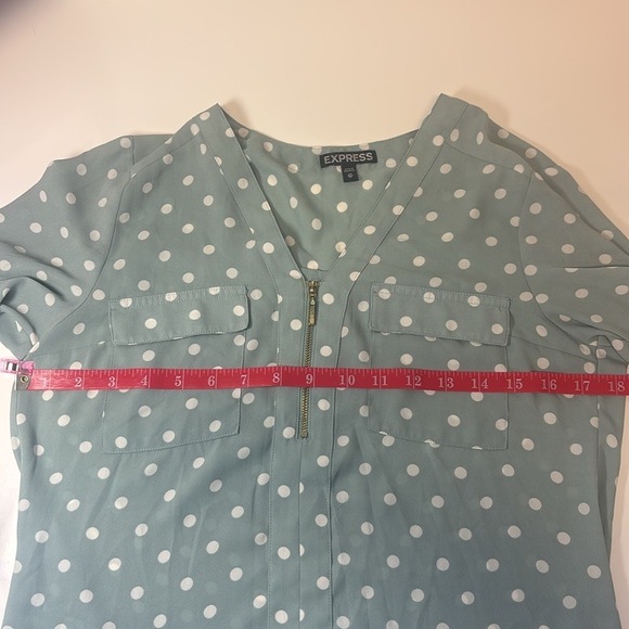 Express Shirt Womens Size xs Green Polka Dot Roll Tab Sleeve Button Front Preppy - Picture 7 of 8
